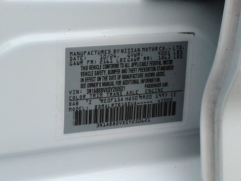 Certified 2025 Nissan Sentra SR FWD image 22