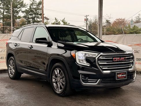 Used 2024 GMC Terrain SLT image 6