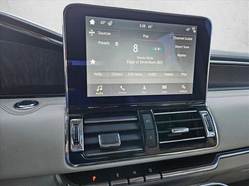 Used 2018 Lincoln Navigator Select w/ Technology Package image 12