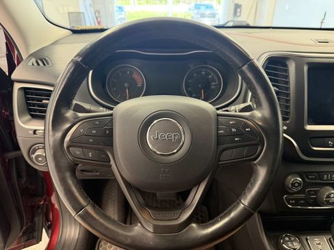 Used 2020 Jeep Cherokee Trailhawk w/ Cold Weather Group AWD/4WD image 15