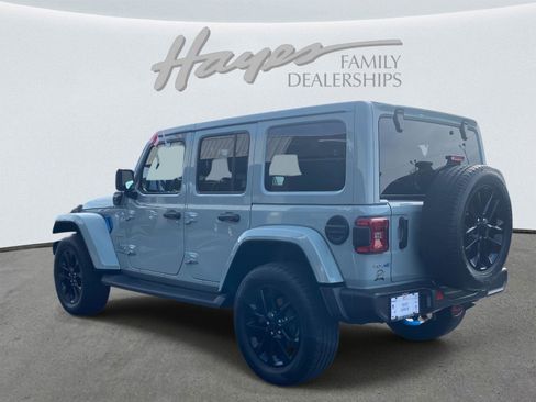 Used 2023 Jeep Wrangler Sahara w/ Cold Weather Group image 6