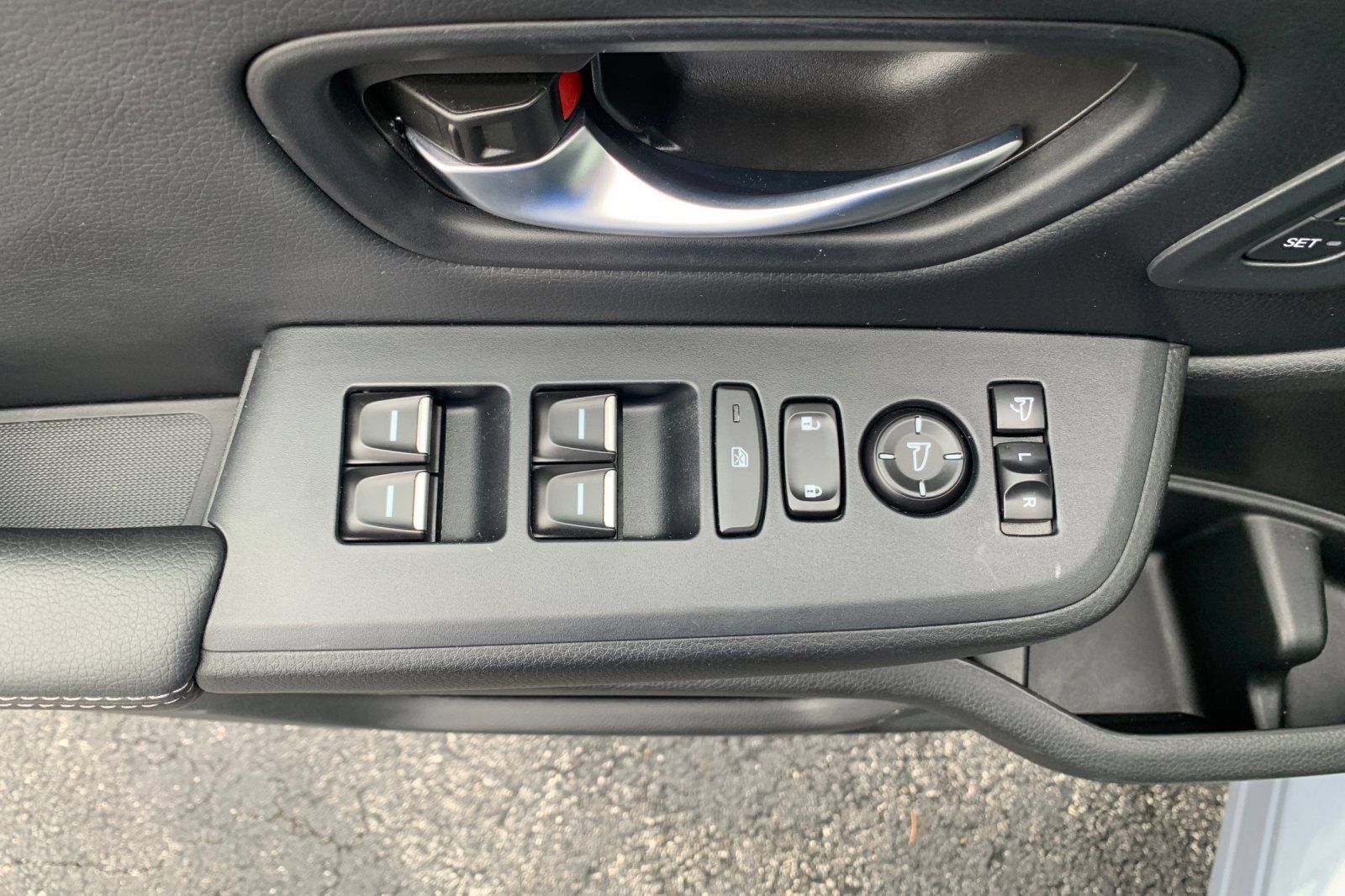 Used 2025 Honda Pilot Elite image 14
