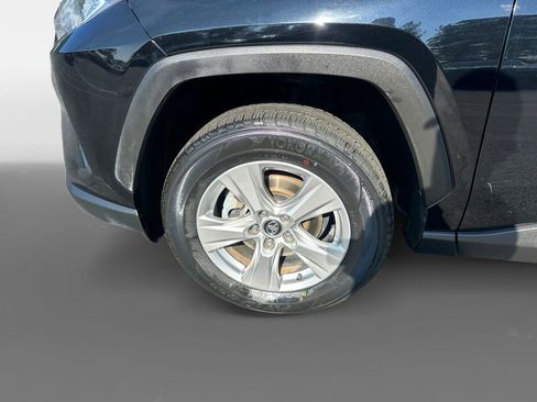 Used 2020 Toyota RAV4 XLE image 15