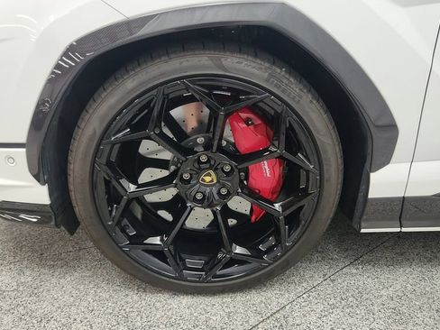 Used 2023 Lamborghini Urus Performante AWD/4WD image 16