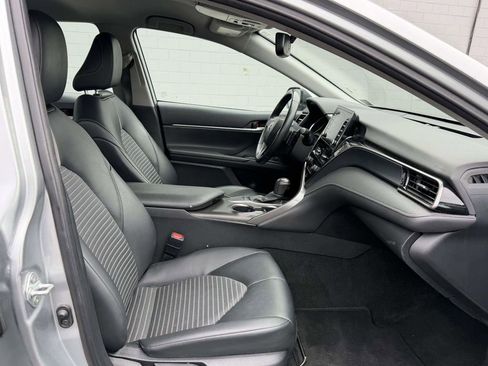 Used 2024 Toyota Camry SE w/ Convenience Package image 12