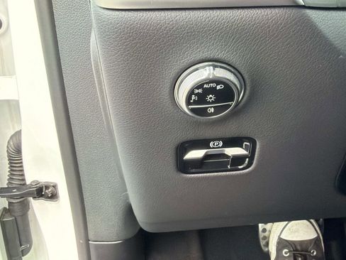 Certified 2025 Mercedes-Benz GLC 300 4MATIC image 27