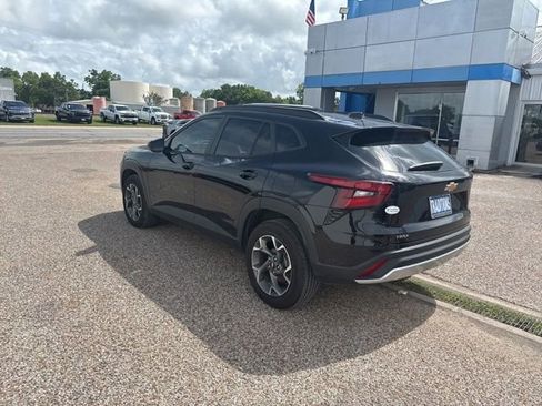 Used 2026 Chevrolet Trax LT w/ Driver Confidence Package FWD image 8