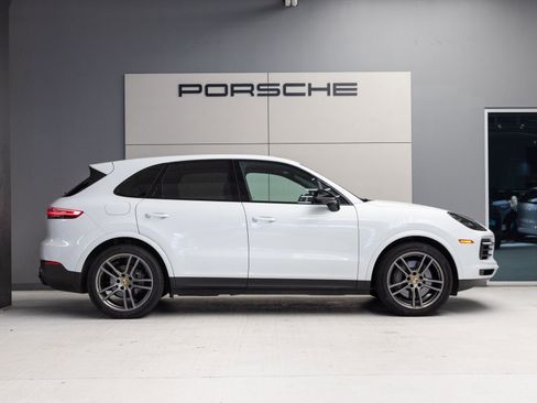 Certified 2023 Porsche Cayenne S Platinum AWD/4WD image 8