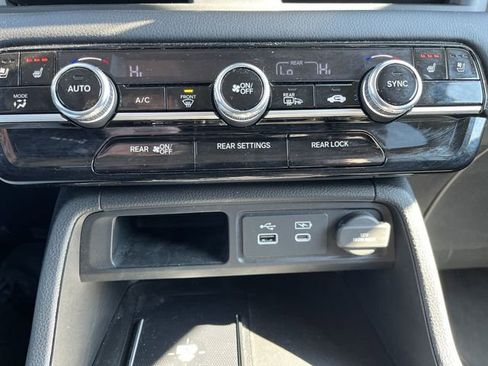 Used 2025 Honda Pilot Elite image 19