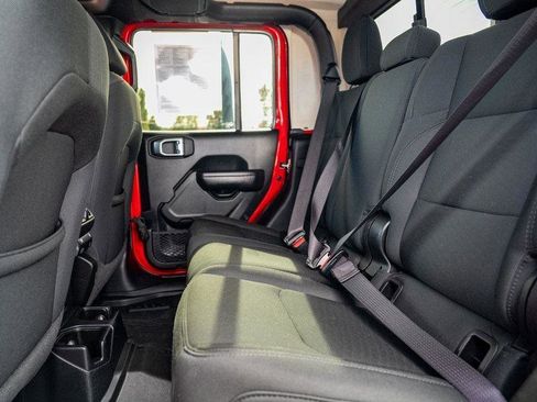 Used 2021 Jeep Gladiator Willys image 16