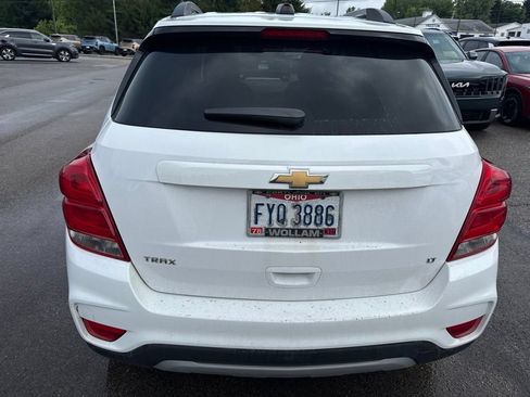 Used 2018 Chevrolet Trax LT w/ LT Convenience Package FWD image 4