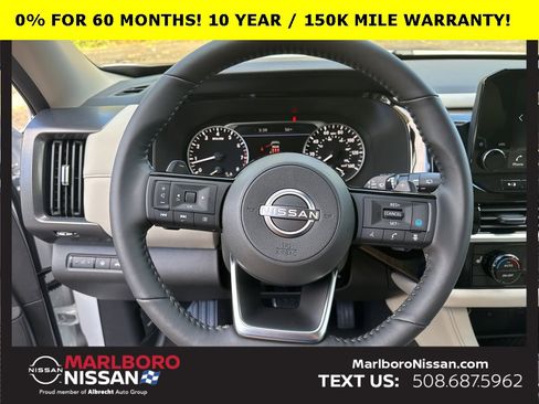 New 2025 Nissan Pathfinder SL image 30