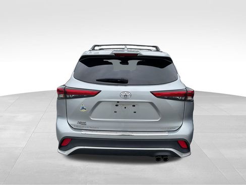 Used 2023 Toyota Highlander XSE AWD/4WD image 8