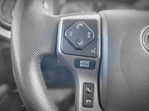 Used 2020 Toyota Tacoma SR5 image 15