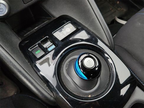 Used 2020 Nissan Leaf SV w/ SV Technology Package image 28