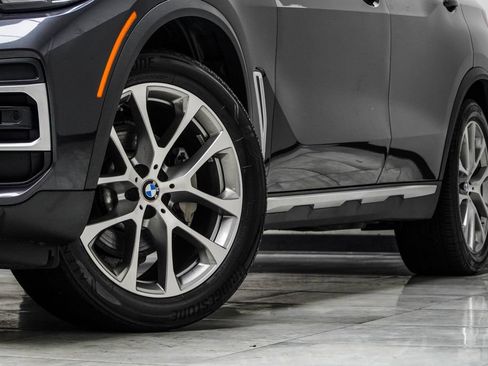 Used 2023 BMW X5 xDrive40i AWD/4WD image 2