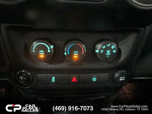 Used 2018 Jeep Wrangler Rubicon w/ Power Convenience Group image 33