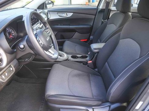 Certified 2023 Kia Forte LXS w/ LXS Technology Package image 18