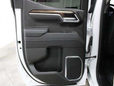 Used 2025 GMC Sierra 1500 SLE AWD/4WD image 29