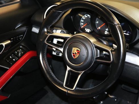 Used 2018 Porsche 718 Boxster RWD image 29