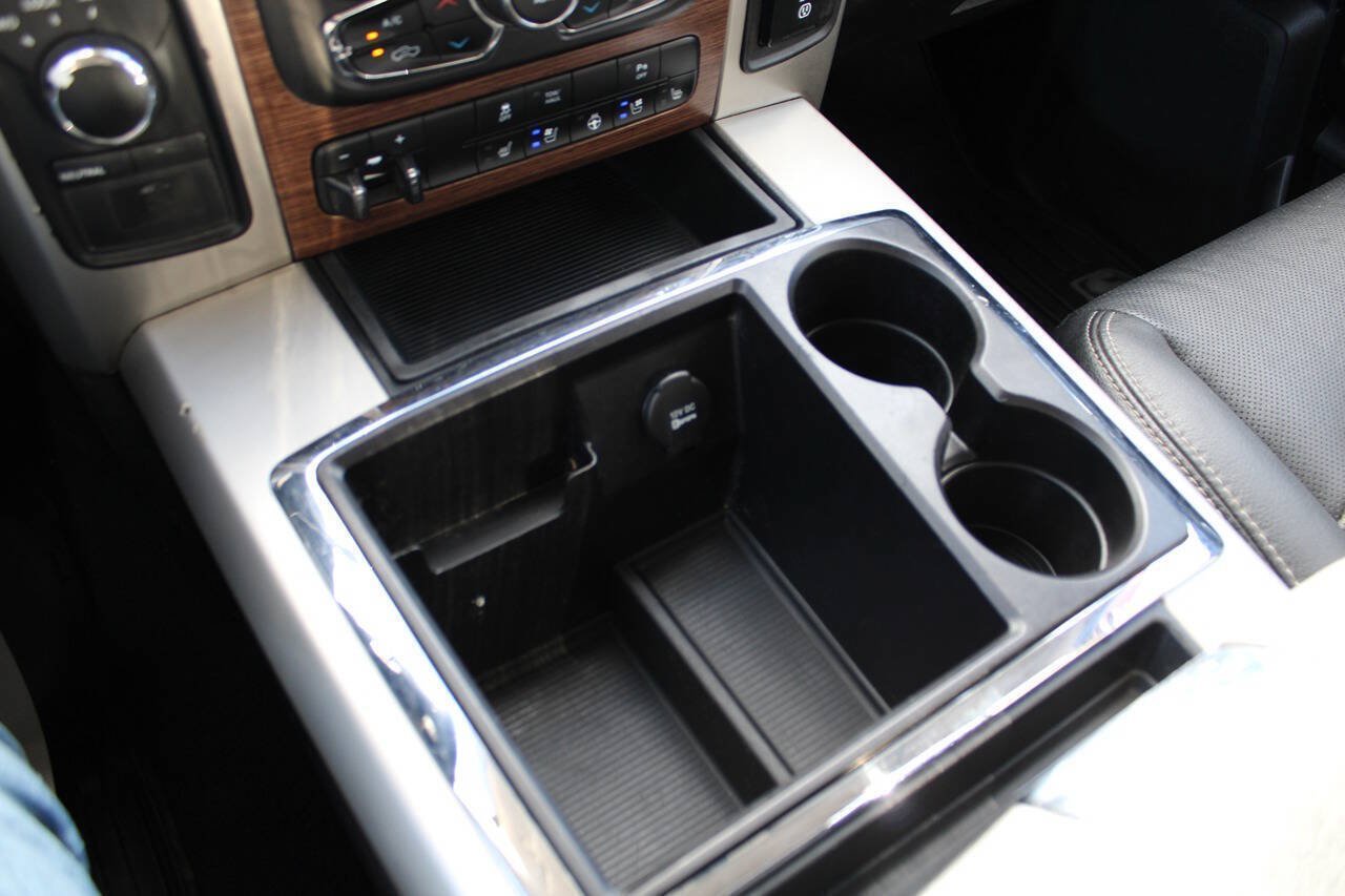 Used 2015 RAM 3500 Laramie w/ Black Appearance Group AWD/4WD image 29