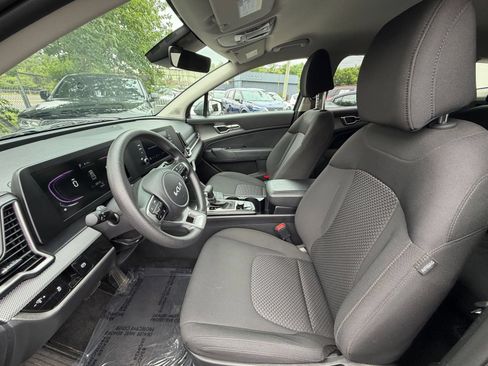 Used 2025 Kia Sportage LX FWD image 35