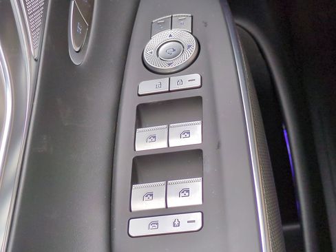 Certified 2024 Genesis GV70 3.5T Sport image 25