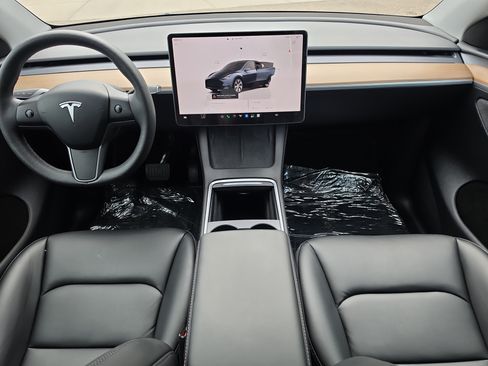 Used 2024 Tesla Model Y Long Range AWD/4WD image 13