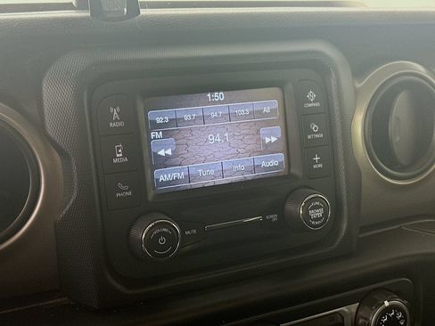 Used 2019 Jeep Wrangler Unlimited Sport AWD/4WD image 15
