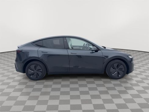Used 2026 Tesla Model Y Long Range image 7