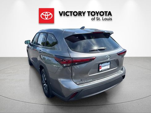 Used 2026 Toyota Highlander XLE AWD/4WD image 5