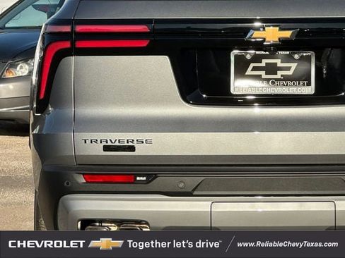 New 2026 Chevrolet Traverse LT FWD image 6