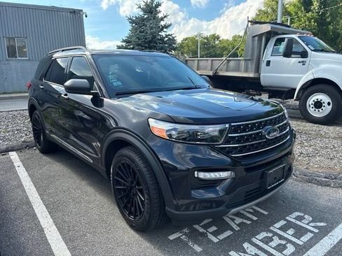 Certified 2021 Ford Explorer XLT w/ Equipment Group 202A AWD/4WD image 2