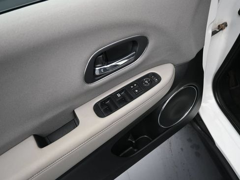 Used 2017 Honda HR-V EX image 15