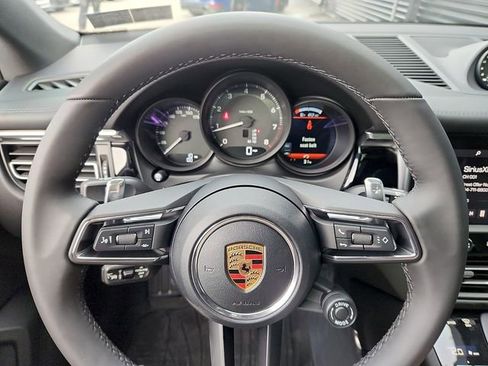 Certified 2026 Porsche Macan AWD/4WD image 28