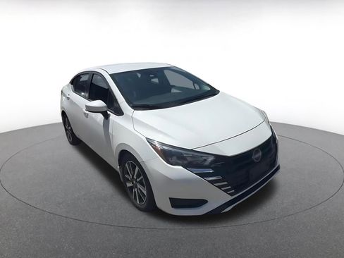 Used 2025 Nissan Versa SV w/ Trunk Package FWD image 3