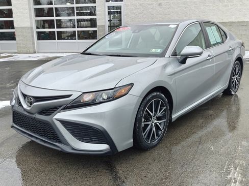 Used 2023 Toyota Camry SE image 10