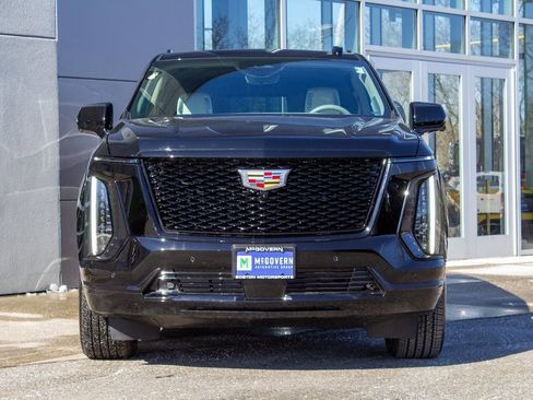 Used 2026 Cadillac Escalade Platinum Sport w/ LPO, Floor Liner Package image 2