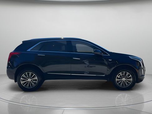 Used 2017 Cadillac XT5 Luxury w/ Driver Awareness Package image 32