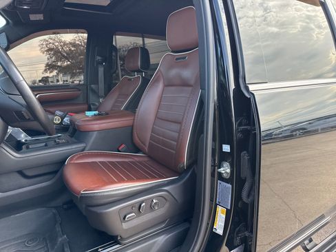 Used 2024 GMC Sierra 3500 Denali Ultimate image 13