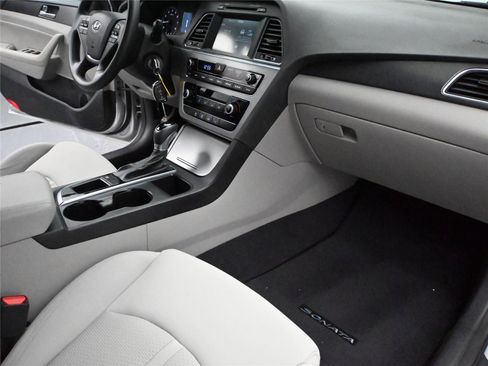 Used 2017 Hyundai Sonata Sport image 18