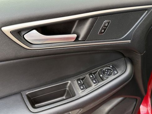 Used 2024 Ford Edge SEL image 17