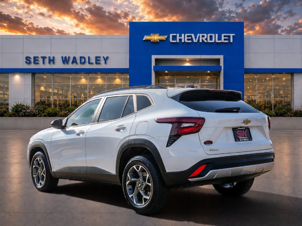 Used 2024 Chevrolet Trax LT w/ Driver Confidence Package FWD image 5