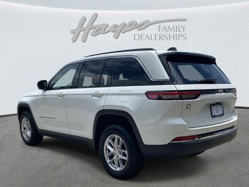 Used 2024 Jeep Grand Cherokee Laredo X RWD image 7