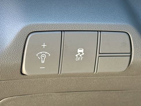 Certified 2025 Hyundai Elantra Sport image 20