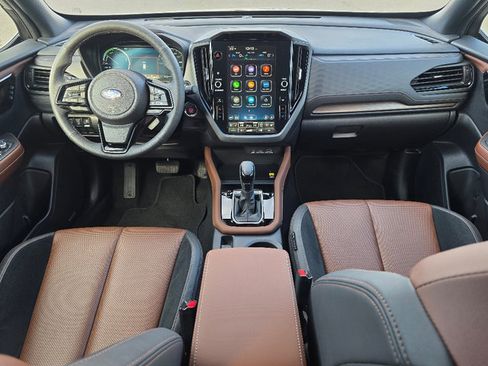 Used 2025 Subaru Forester Touring w/ Touring Package image 2