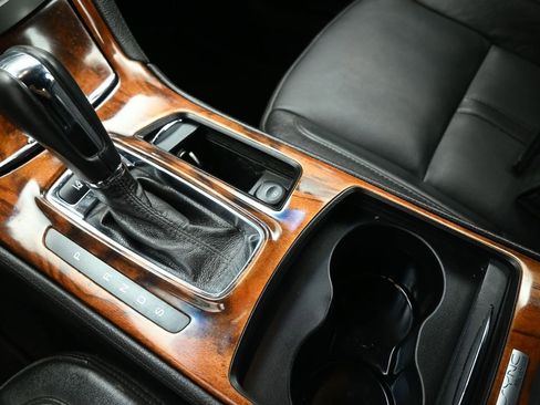 Used 2013 Lincoln MKS AWD image 18