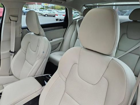 Certified 2023 Volvo S90 B6 Ultimate w/ Protection Package Premier AWD/4WD image 18