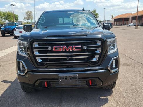Used 2020 GMC Sierra 1500 AT4 w/ Technology Package AWD/4WD image 3