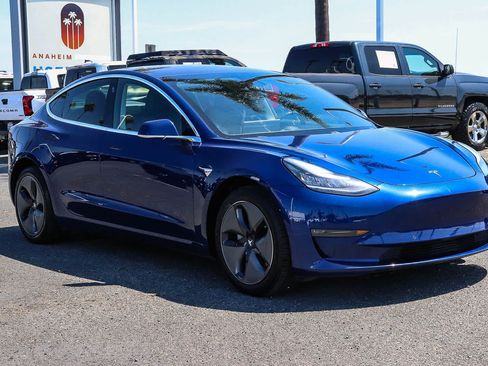 Used 2018 Tesla Model 3 RWD image 3